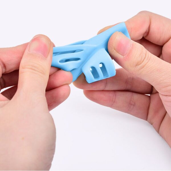 1 3 Pcs Children Writing Pencil Pen Holder Kids Learning Practice Silicone Pen Aid Posture Correction 5