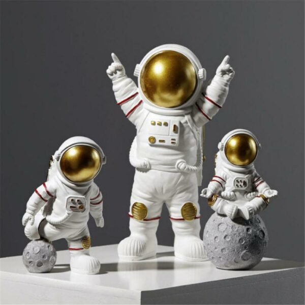Resin Material Astronauts Ornaments Universal Cell Phone Stand Holder Bracket Gift Toys Home Office Desk Decoration 2